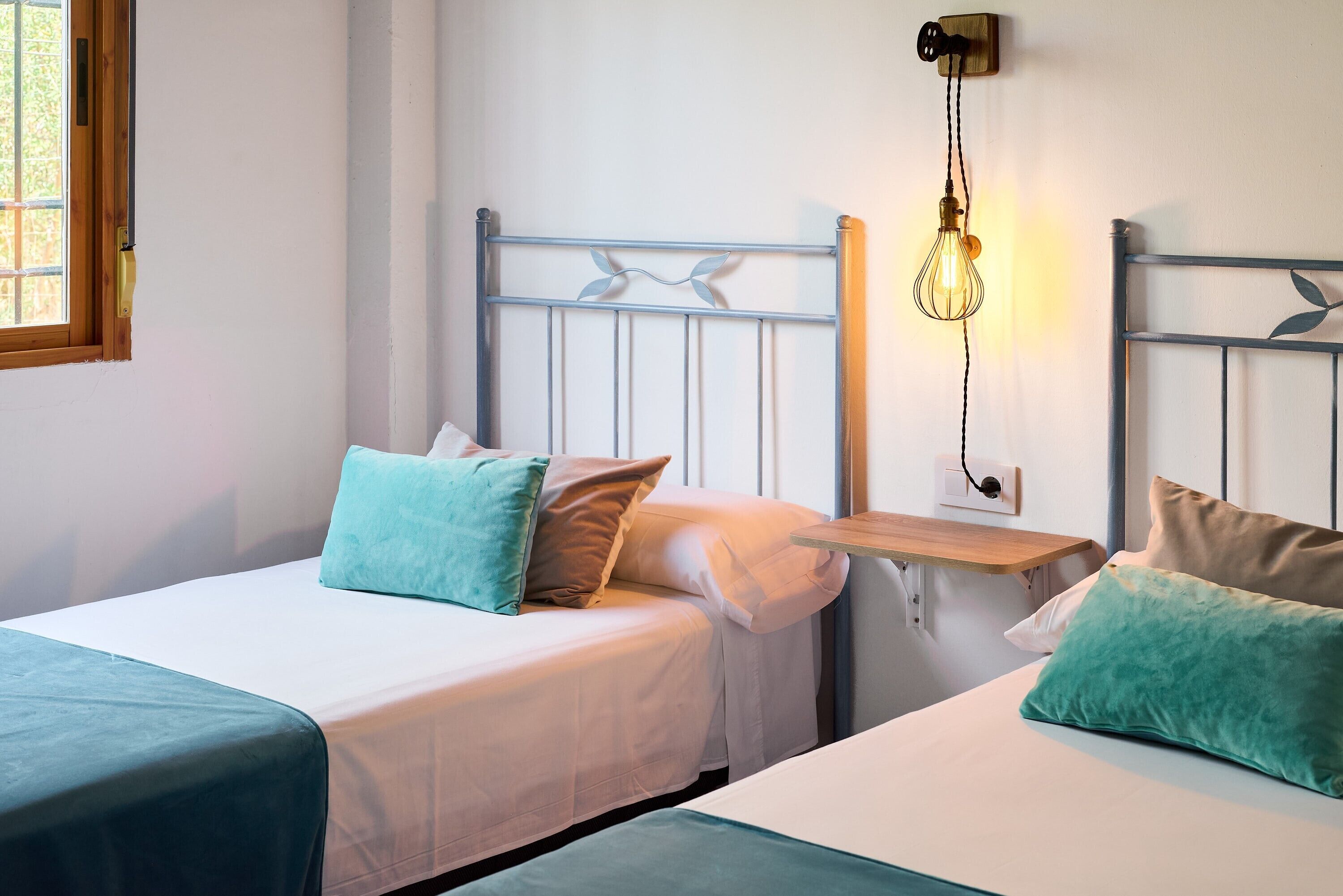 2 slaapkamers, een strijkplank/strijkijzer, gratis wifi, beddengoed