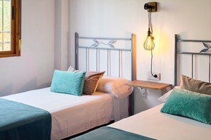 2 chambres, fer et planche à repasser, Wi-Fi gratuit, draps fournis