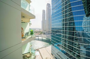 Unclassified image, 5 of 42, button