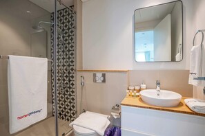 Suihku, hiustenkuivaaja