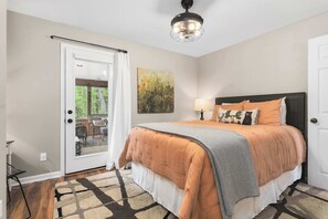 3 عدّة غرف نوم ومكواة/لوح كي وواي فاي وملاءات أسرّة