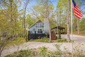 Exterior - Charming Cottage w/ Hot Tub, 3 Min to Marina (Smithville)