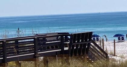 Island Sands 208 - Spectacular views, beachfront, and a full kitchen,