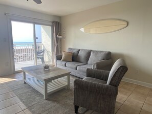 Smart TV - Beachfront, Great views, Chair & Umbrella svc included, Balcony, 7 Day discount. (Fort Walton Beach)