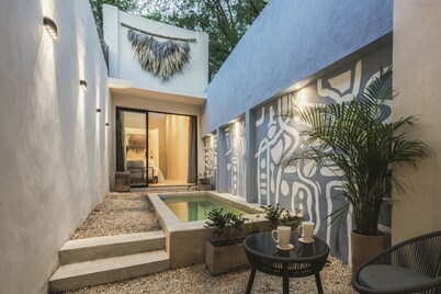 Stylish Home in Downtown Merida - A Serene Escape with Great Access