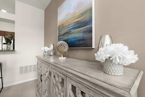 Interior - NEW Auburn Hills DT Condo. (Auburn Hills)