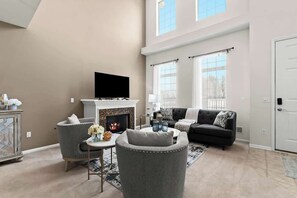 TV, offices - NEW Auburn Hills DT Condo. (Auburn Hills)