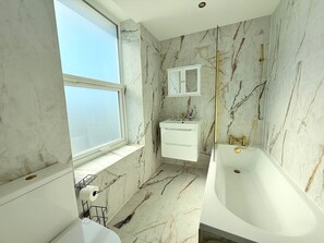 Shower, towels