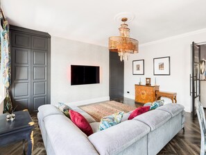 TV - Luxury 2Bed In The Heart Of Leamington w/ Parking - Pass the Keys (Leamington Spa)