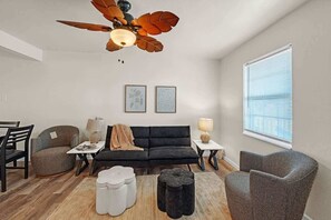 TV - Isla Bonita Apartments (Galveston)