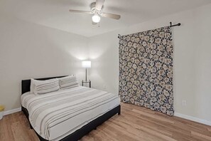 6 chambres, fer et planche à repasser, Wi-Fi, draps fournis