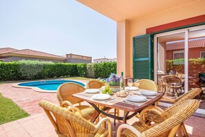 Outdoor dining - Villa Sea Garden by Villa Plus (Los Delfines)