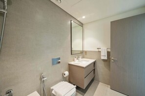 Unclassified image, 5 of 45, button