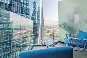 Unclassified image, 2 of 27, button