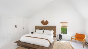 5 bedrooms, iron/ironing board, travel cot, WiFi