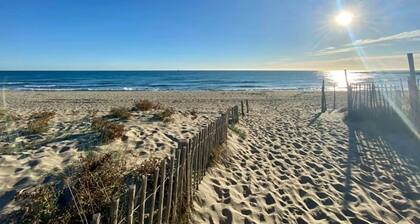 Air-Conditioned Apartment with WIFI and Pets Allowed - Sea View