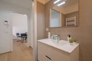 Hair dryer, towels