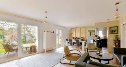 Standing apartment with garden - Haras de Jardy