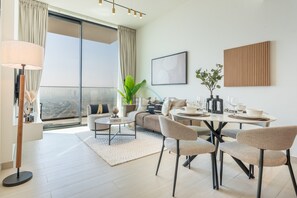 TV - High-Rise 1BR with Lake & City Views,Near Downtown & Marina,Binghatti Onyx (Dubai)