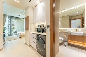 Dusche, Haartrockner, Handtücher, Seife