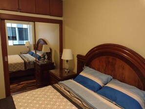 3 habitaciones, tabla de planchar con plancha, wifi y ropa de cama