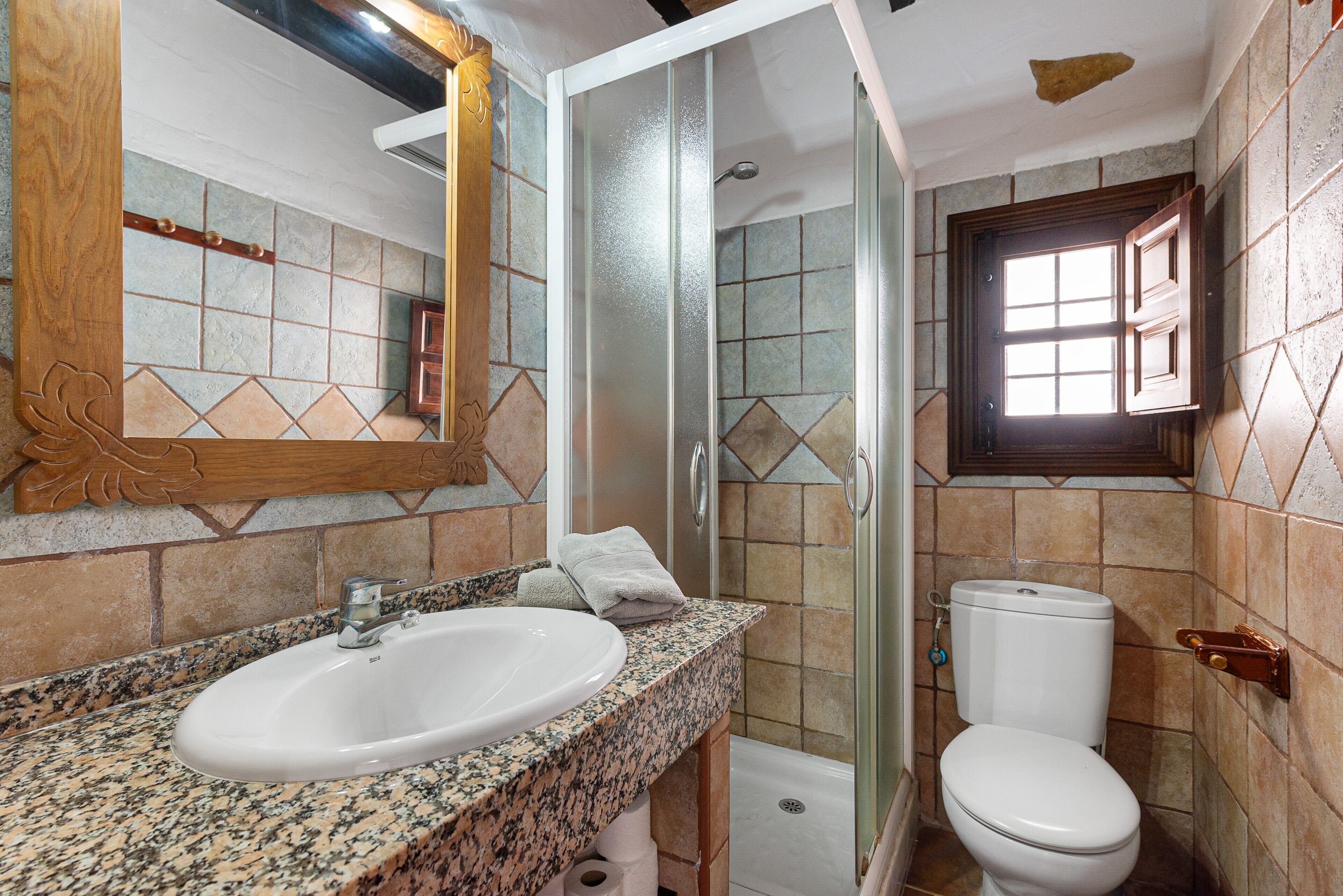 Shower, towels