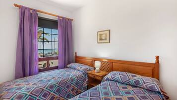 3 makuuhuonetta, silitysrauta/-lauta, ilmainen Wi-Fi, vuodevaatteet