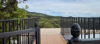 Cottage 'Majolero 2' with Shared Pool, Wi-Fi and Air Conditioning