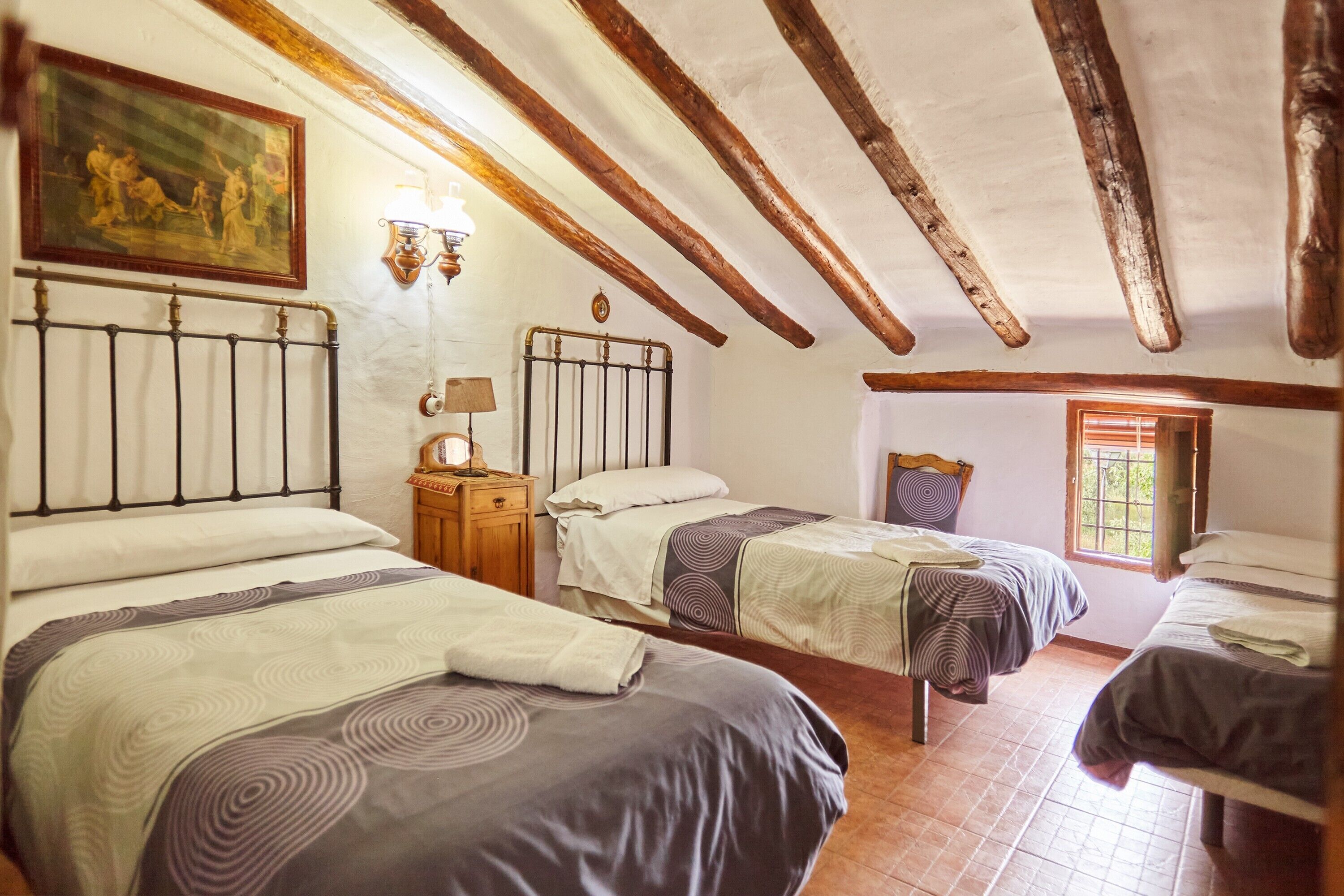 7 habitaciones, tabla de planchar con plancha y wifi gratis 