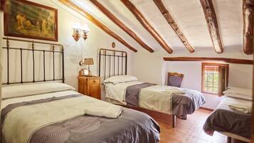 7 habitaciones, tabla de planchar con plancha y wifi gratis