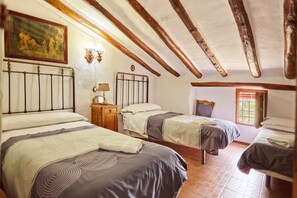 7 chambres, fer et planche à repasser, Wi-Fi gratuit, draps fournis