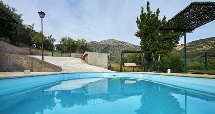 Cottage 'Majolero 2' with Shared Pool, Wi-Fi and Air Conditioning