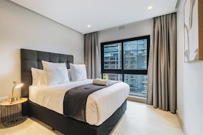 3 chambres, fer et planche à repasser, Wi-Fi, draps fournis