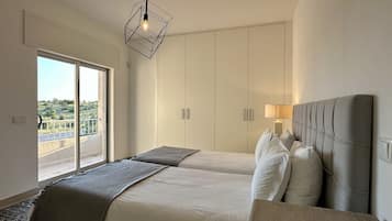 5 bedrooms, iron/ironing board, free WiFi, bed sheets