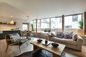 Fernseher, Stereoanlage