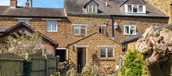 Sweetheart Cottage - Cosy 2 Bedroom in The Cotswolds