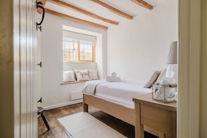 2 bedrooms, desk, iron/ironing board, travel crib