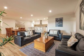 Smart TV, ping pong, books, stereo - Villa 16 At Rivendell Winery Estate Yallingup (Busselton)