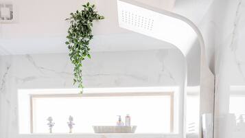 淋浴設備、風筒、提供毛巾