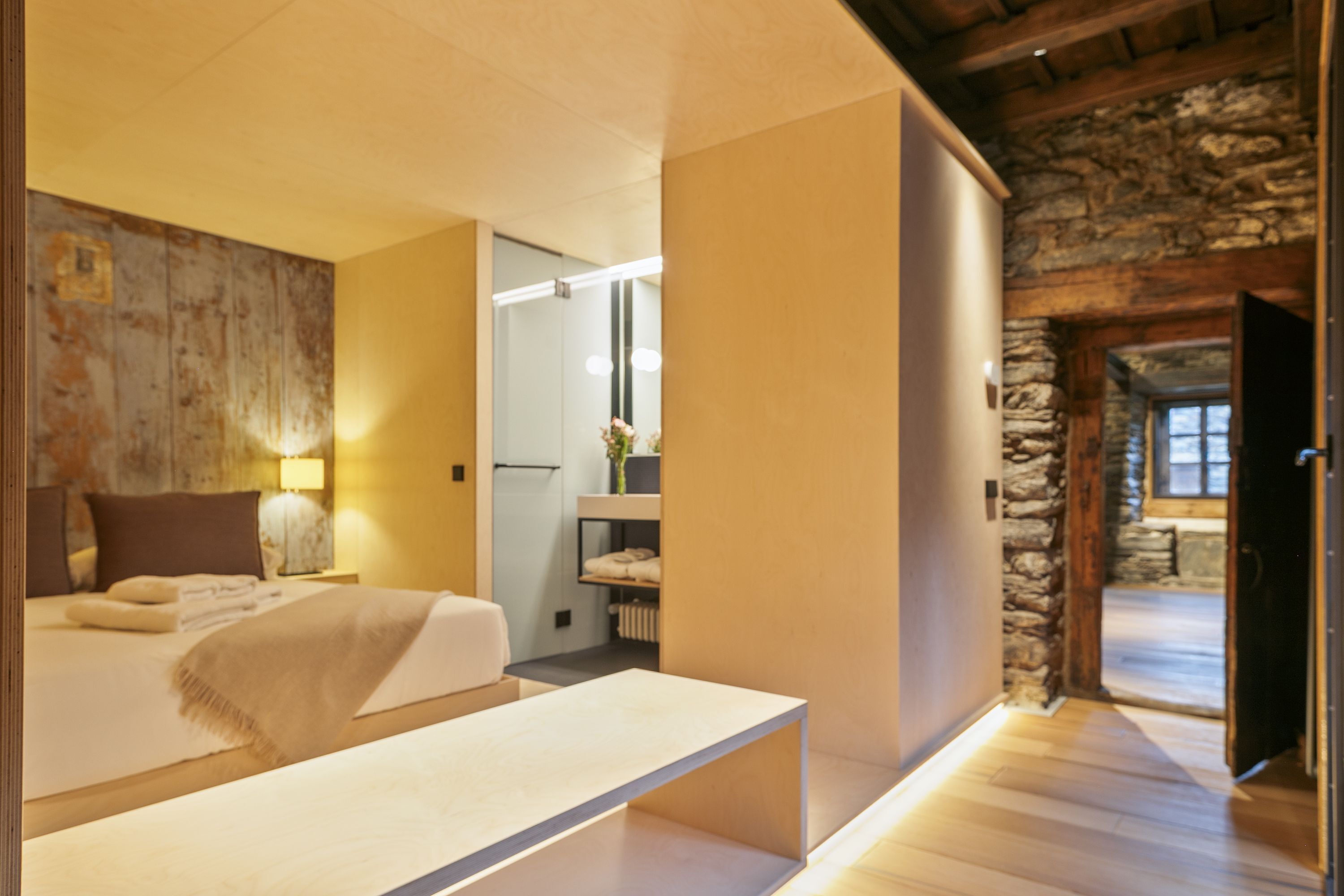 4 間睡房、熨斗/熨衫板、上網、床單