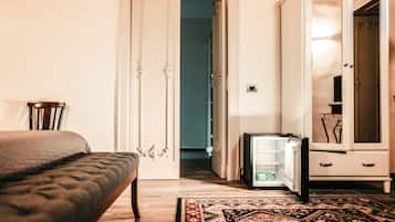Habitación cuádruple de lujo | Caja de seguridad en la habitación y wifi gratis