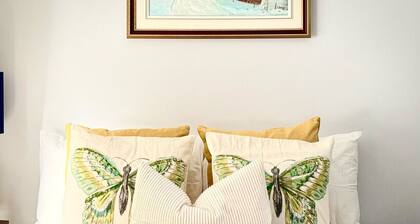 5-Br Villa on Lake Labelle