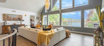 5-BR Villa on Lac Lauzon