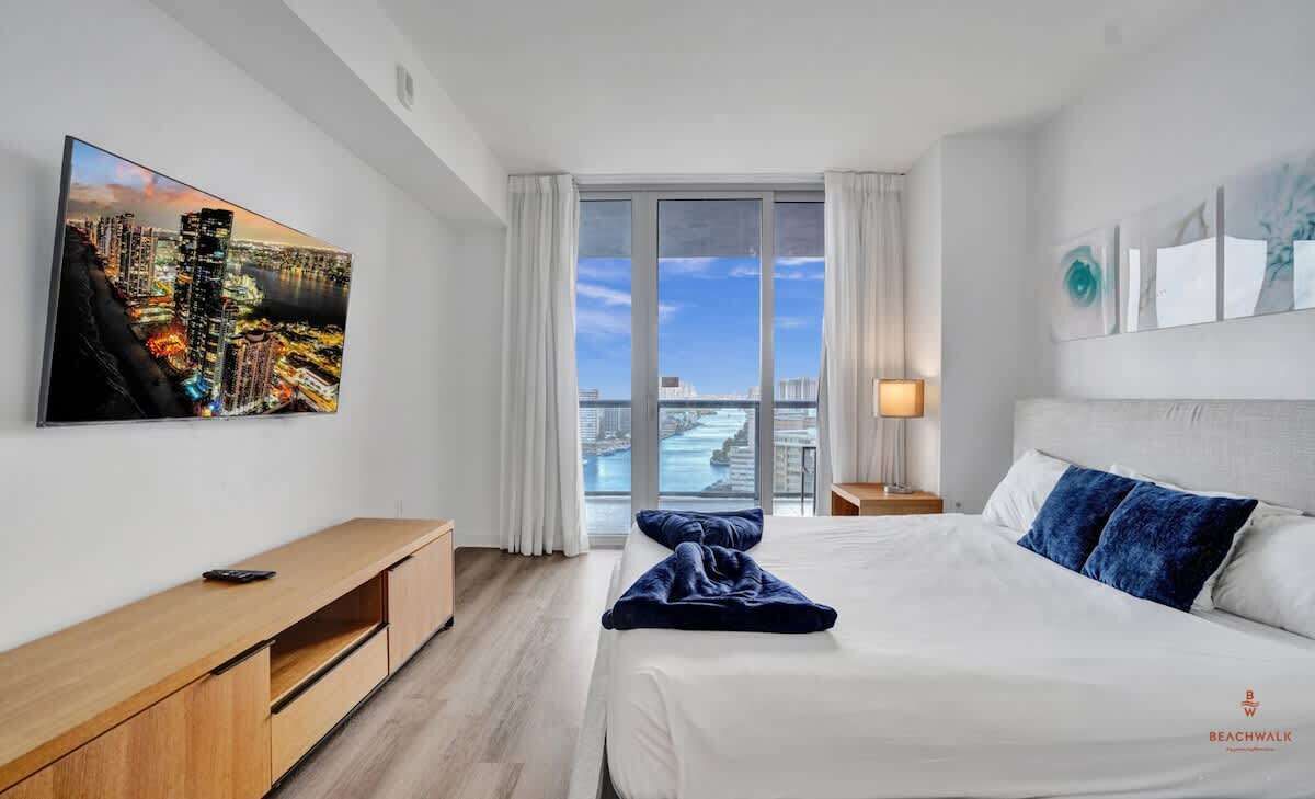 2 chambres, fer et planche à repasser, lit parapluie, draps fournis