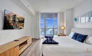 2 chambres, fer et planche à repasser, lit parapluie, draps fournis