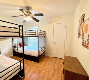 3 Schlafzimmer, Bügeleisen/Bügelbrett, WLAN, Bettwäsche