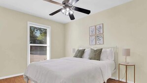 Room - Zilker Home with Backyard 3BR 2BA (Austin)