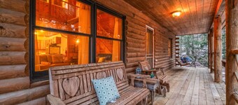 Lucky Log Cabin- Hottub fireplace 12min to Mt Snow