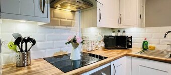 Luxurious Ensuite Flat with Free Parking