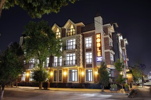 Mặt tiền nơi lưu trú